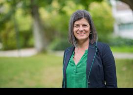 Dr. Andrea Esteves