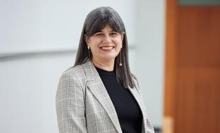 Dr. Andrea Esteves